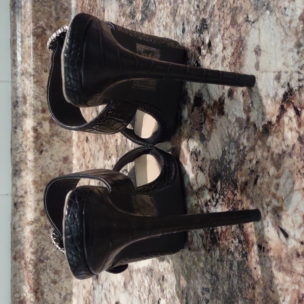 *FINAL PRICE* Azalea Wang Darby Stiletto Heels - Picture 5 of 7